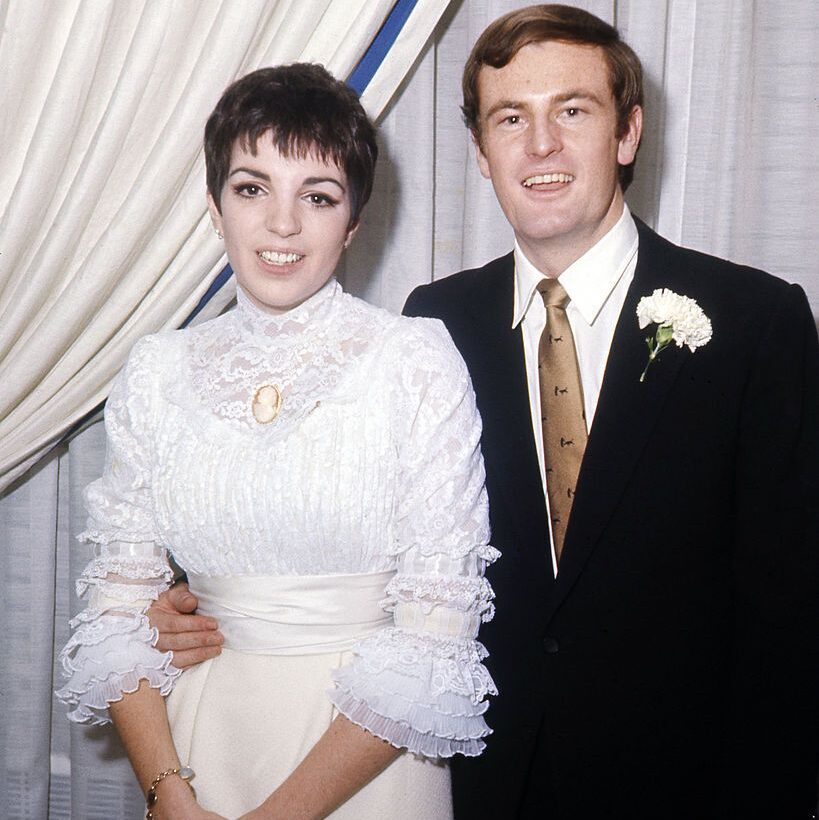 Liza Minnelli net worth, Liza Minnelli 2025, celebrity net worth, Hollywood legends, Judy Garland daughter, Liza Minnelli fortune, classic Hollywood wealth, Liza Minnelli lifestyle, Broadway stars net worth