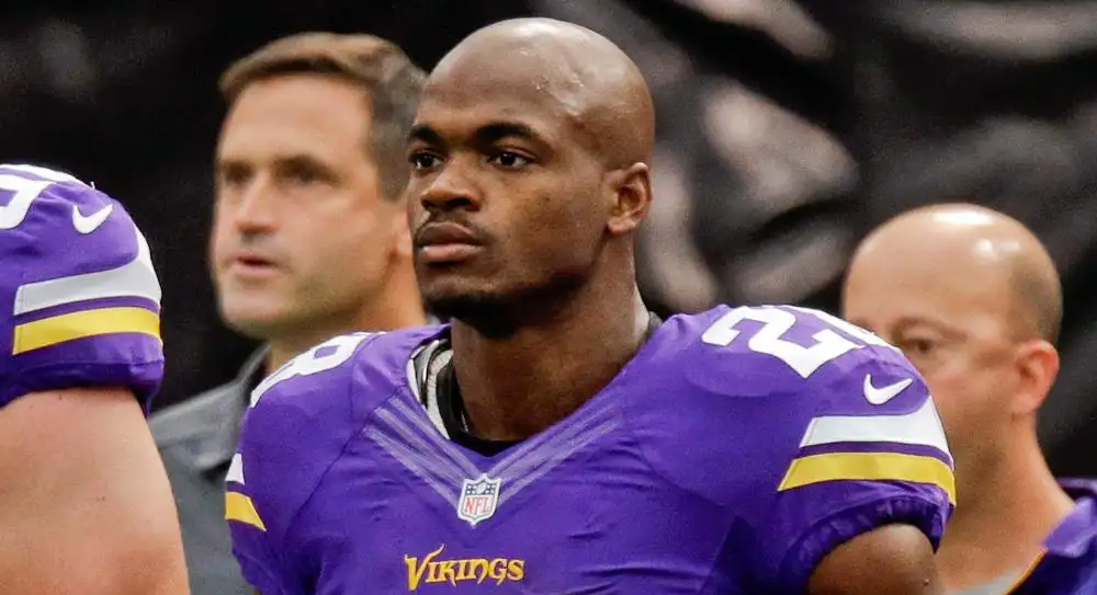 adrian peterson net worth , net worth of adrian peterson, adrian perterson early life, adrian peterson nfl career, andrian perterson earning from nfl